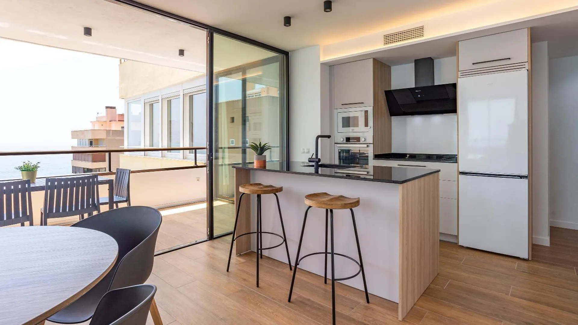 Playamar Waterfront Exclusive Apartment And Views Tower 2 Fl 14 Torremolinos Spain